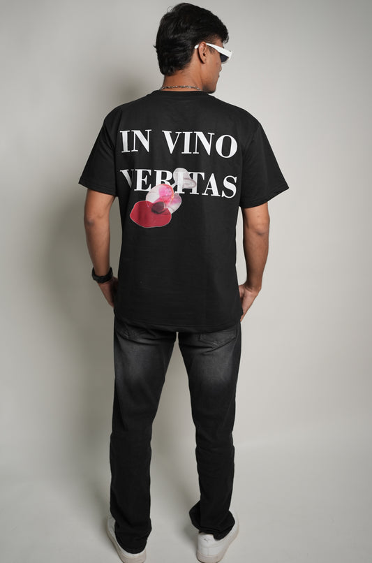 IN VINO VERITAS BLACK UNISEX OVERSIZE T-SHIRT